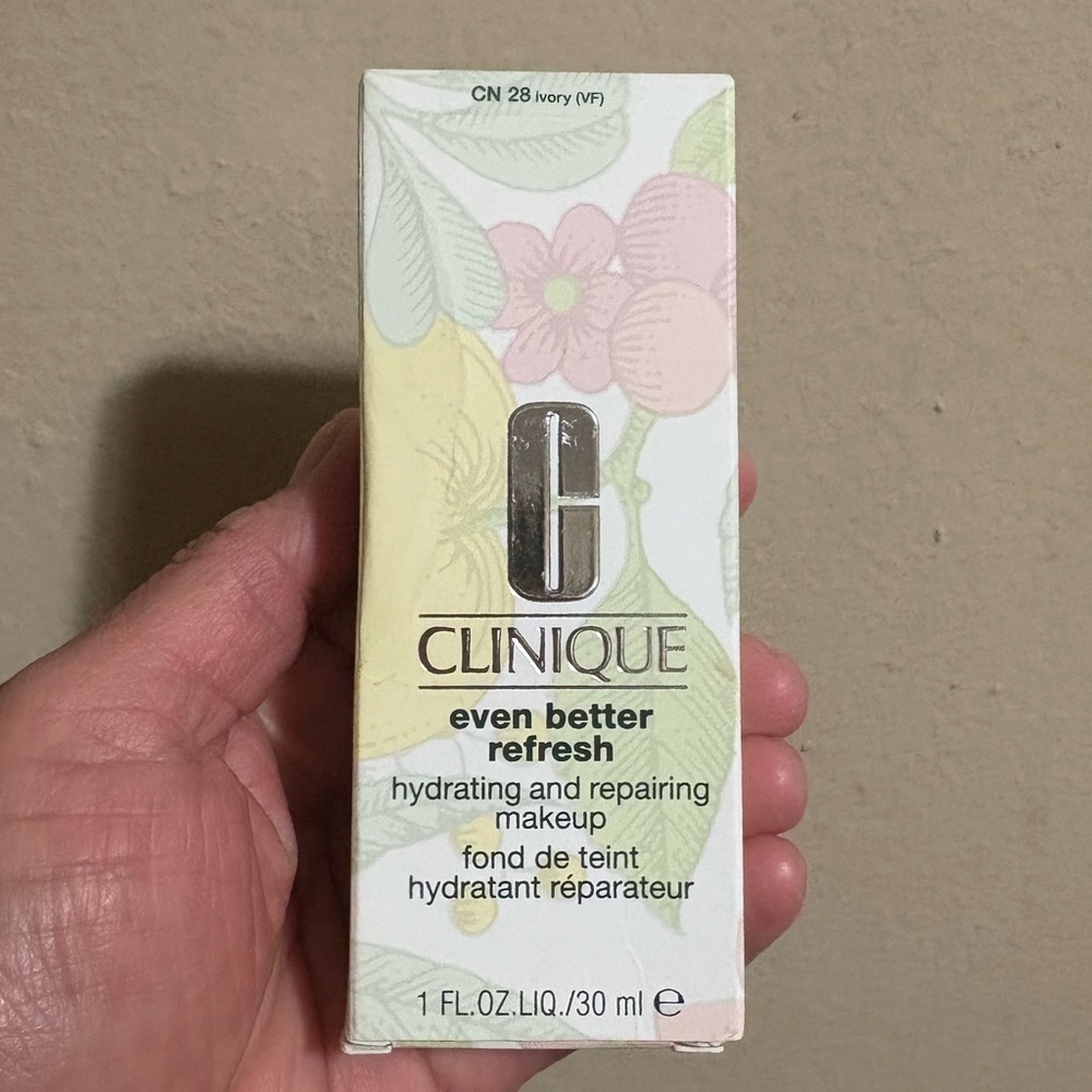 Clinique Even Better Refresh Hydrating Makeup CN 28 vory (VF) Factory Sealed.